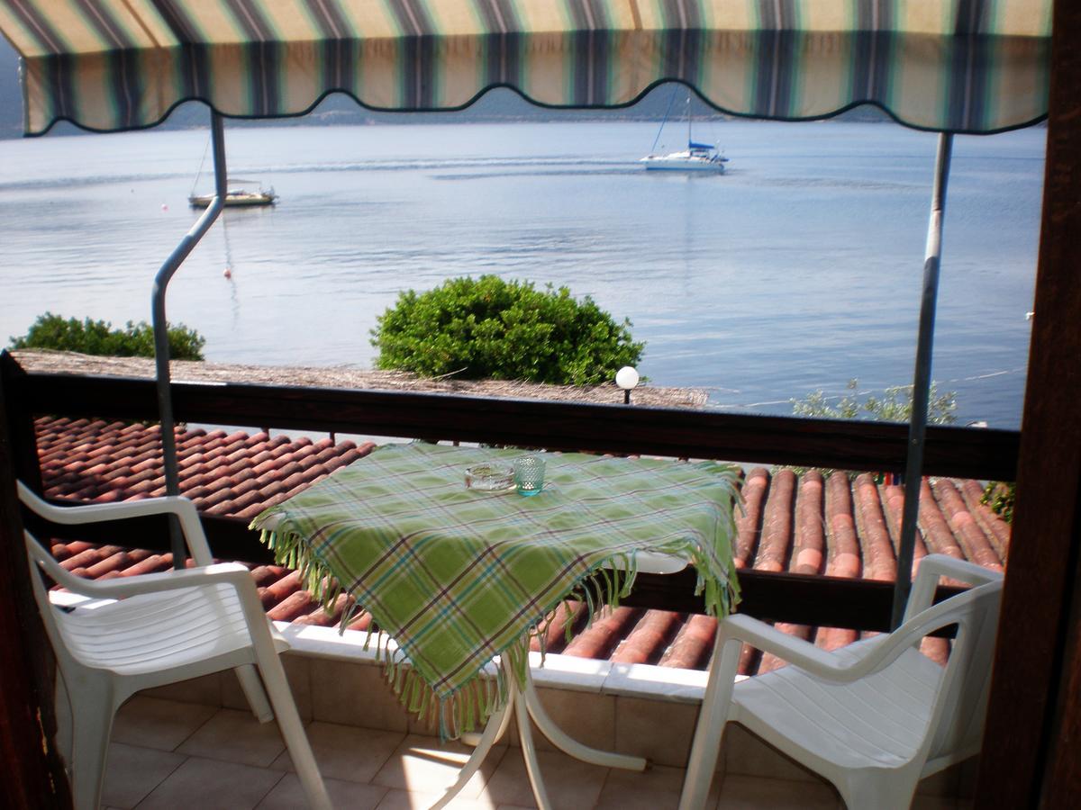Appartamento Salonikios Pteleós Esterno foto